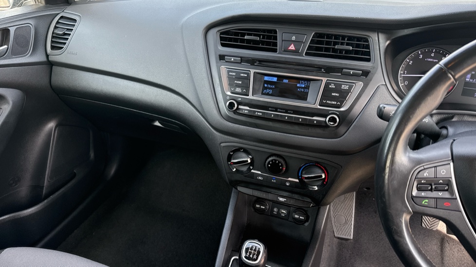 Hyundai i20 1.2 Blue Drive SE 3dr Petrol Hatchback - Image 14