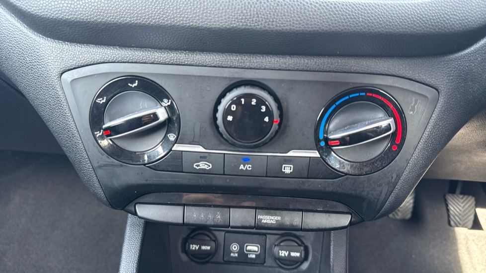 Hyundai i20 1.2 Blue Drive SE 3dr Petrol Hatchback - Image 26