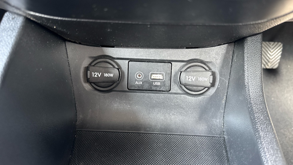 Hyundai i20 1.2 Blue Drive SE 3dr Petrol Hatchback - Image 27