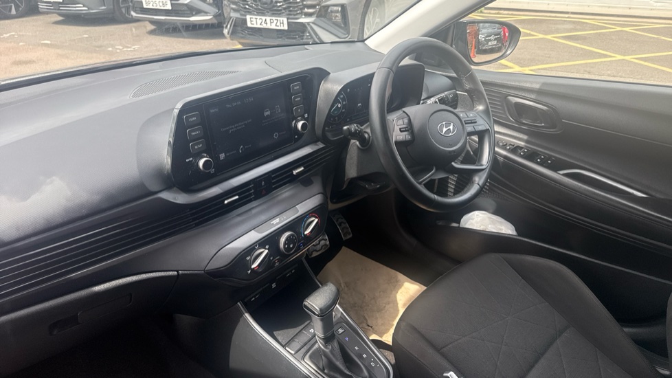 Hyundai BAYON 1.0 TGDi 48V MHEV SE Connect 5dr DCT Petrol Hatchback - Image 9