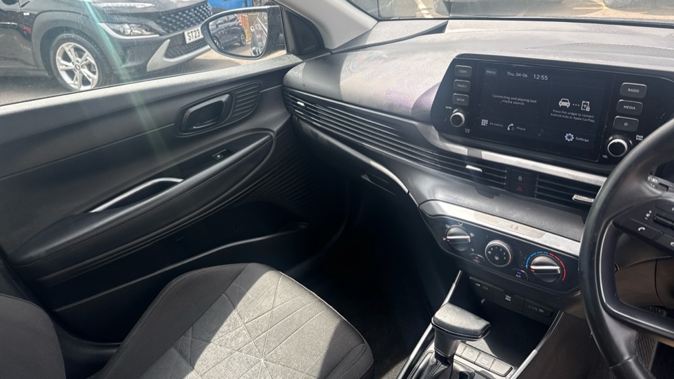 Hyundai BAYON 1.0 TGDi 48V MHEV SE Connect 5dr DCT Petrol Hatchback - Image 14