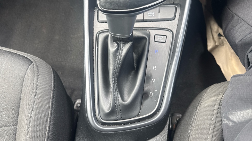 Hyundai BAYON 1.0 TGDi 48V MHEV SE Connect 5dr DCT Petrol Hatchback - Image 28