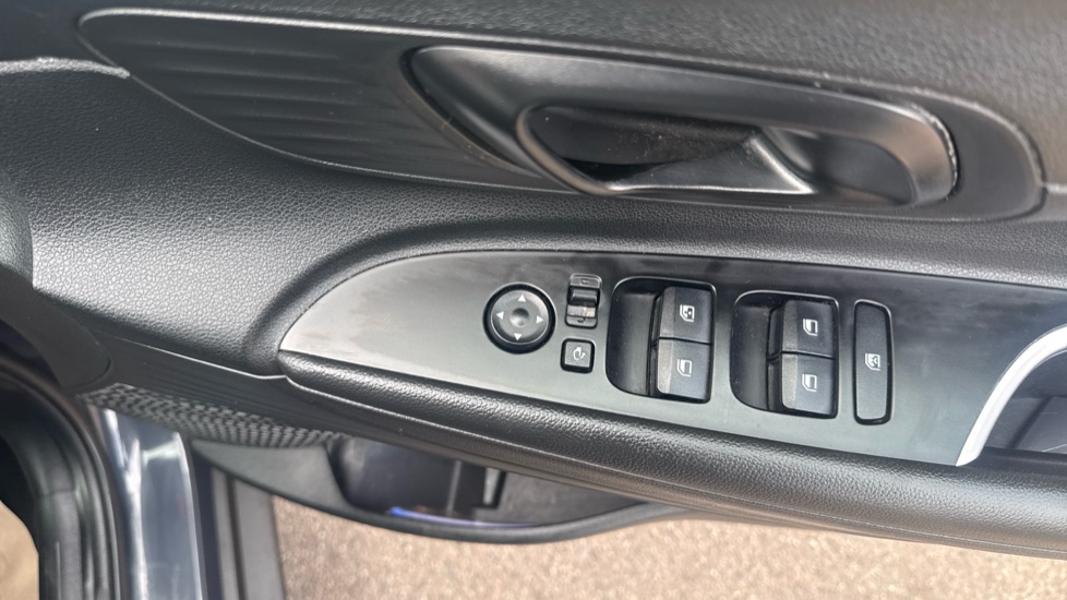 Hyundai BAYON 1.0 TGDi 48V MHEV SE Connect 5dr DCT Petrol Hatchback - Image 34