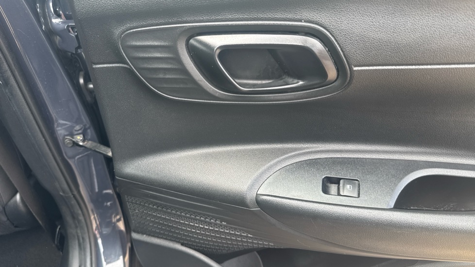 Hyundai BAYON 1.0 TGDi 48V MHEV SE Connect 5dr DCT Petrol Hatchback - Image 36