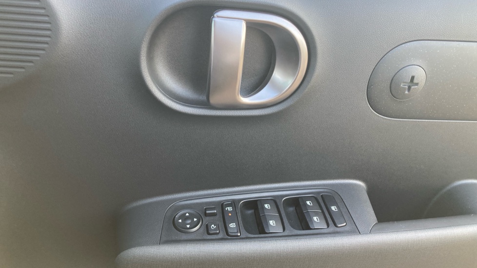 Hyundai INSTER 85kW 02 49kWh 5dr Auto Electric Hatchback - Image 30