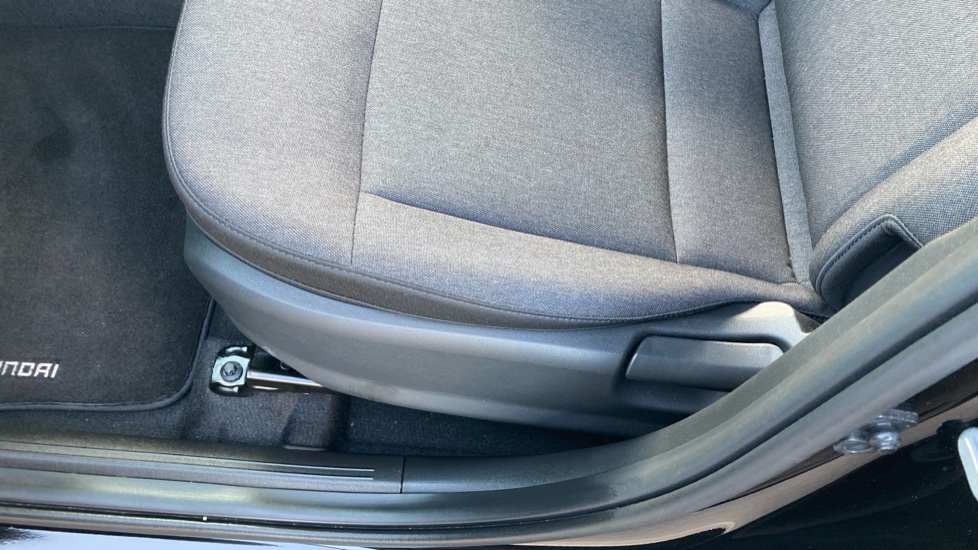 Hyundai INSTER 85kW 02 49kWh 5dr Auto Electric Hatchback - Image 39