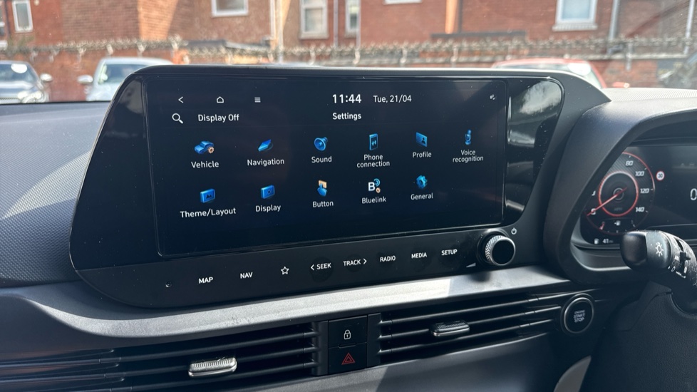 Hyundai i20 1.0T GDi 90 Tech Line 5dr Petrol Hatchback - Image 12