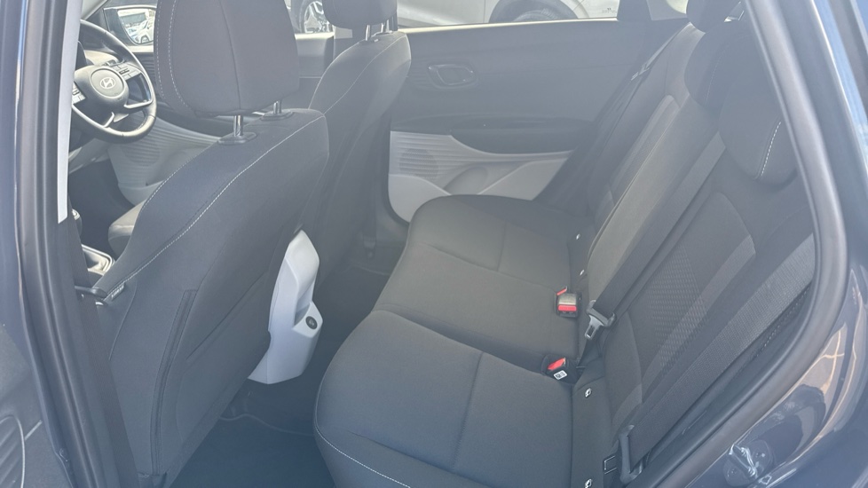 Hyundai i20 1.0T GDi 90 Tech Line 5dr Petrol Hatchback - Image 16