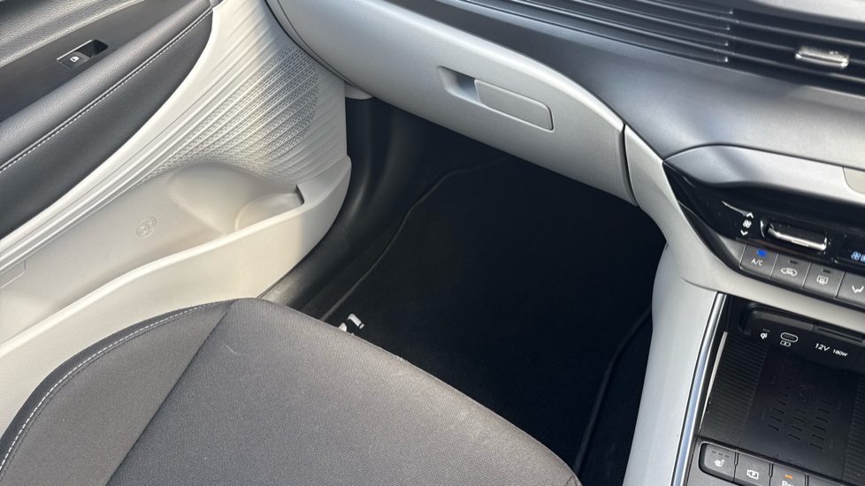 Hyundai i20 1.0T GDi 90 Tech Line 5dr Petrol Hatchback - Image 21