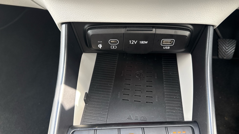 Hyundai i20 1.0T GDi 90 Tech Line 5dr Petrol Hatchback - Image 26
