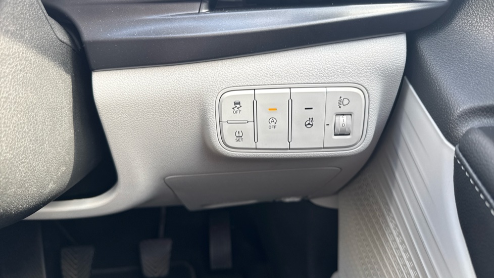 Hyundai i20 1.0T GDi 90 Tech Line 5dr Petrol Hatchback - Image 31