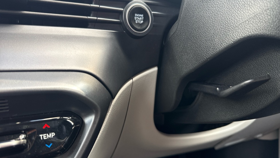 Hyundai i20 1.0T GDi 90 Tech Line 5dr Petrol Hatchback - Image 32
