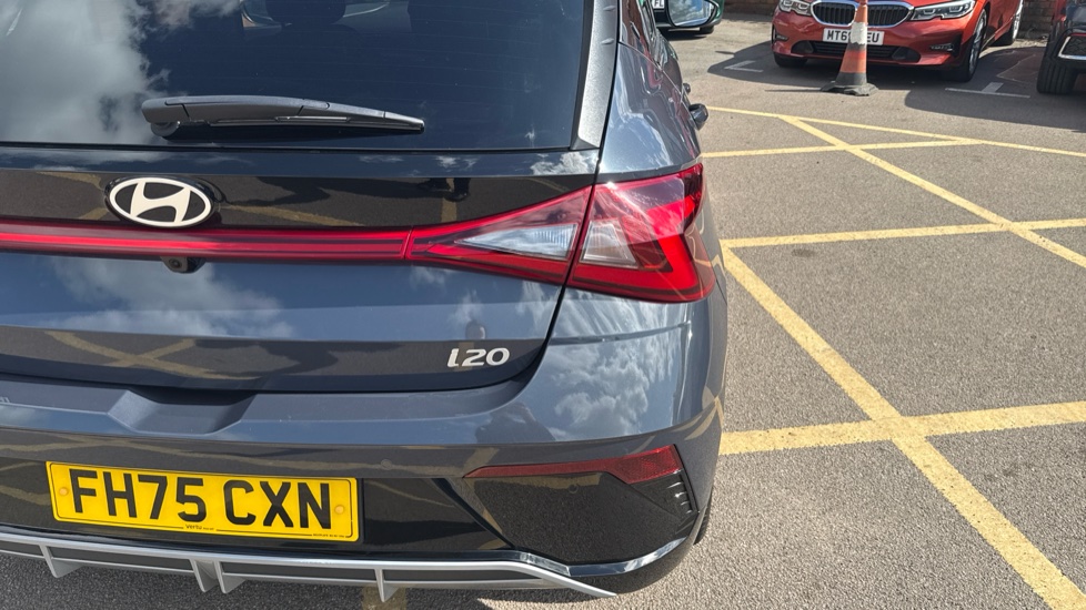 Hyundai i20 1.0T GDi 90 Tech Line 5dr Petrol Hatchback - Image 41