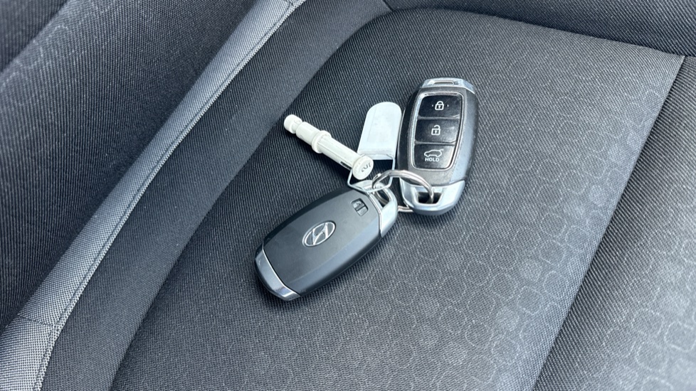 Hyundai KONA 1.0T GDi Blue Drive Premium 5dr Petrol Hatchback - Image 20