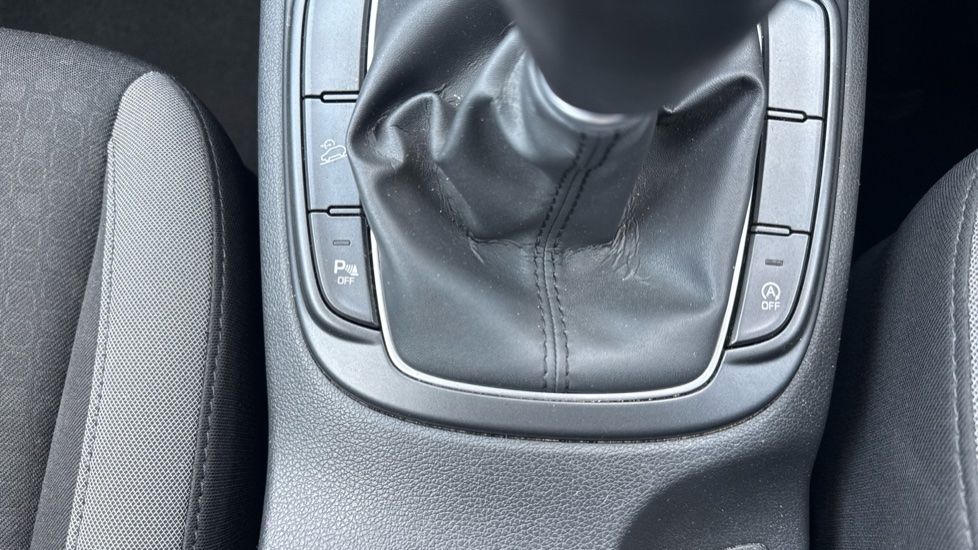 Hyundai KONA 1.0T GDi Blue Drive Premium 5dr Petrol Hatchback - Image 30