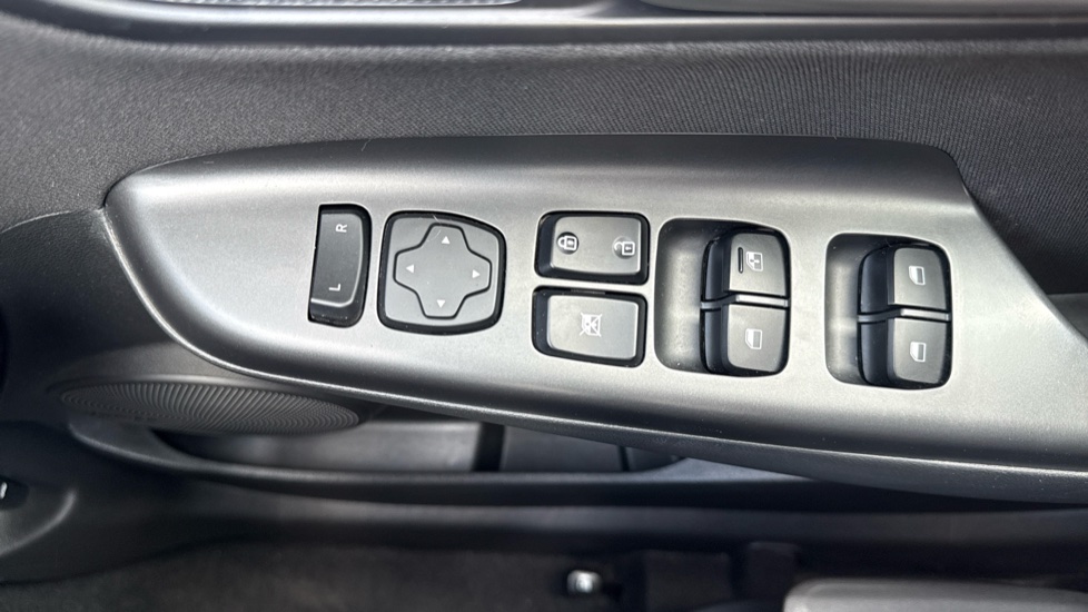Hyundai KONA 1.0T GDi Blue Drive Premium 5dr Petrol Hatchback - Image 39