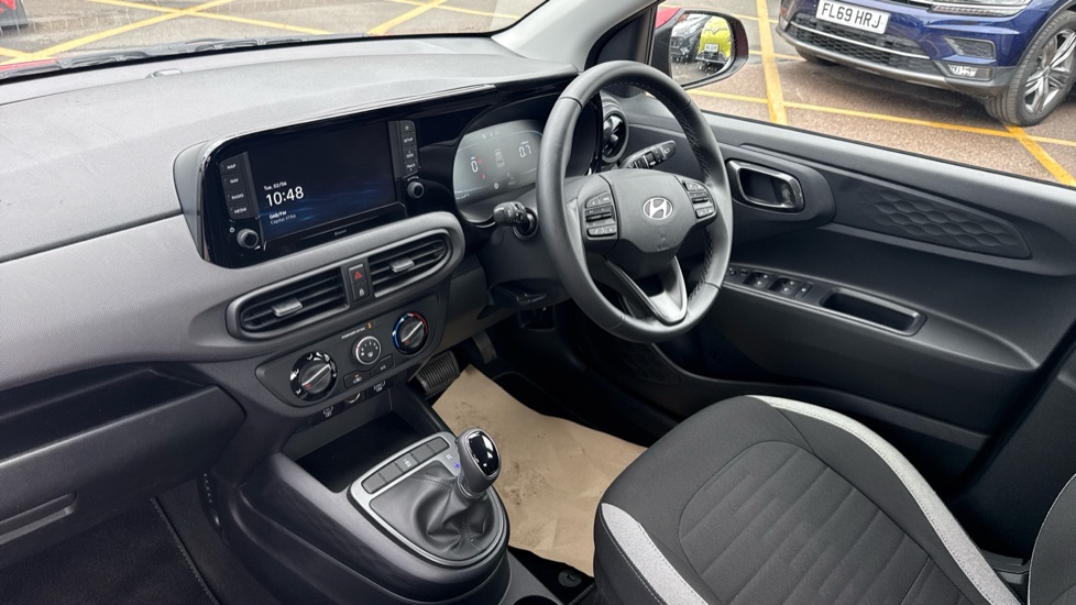 Hyundai i10 1.0 [63] Advance 5dr Auto [Nav] Petrol Hatchback - Image 9