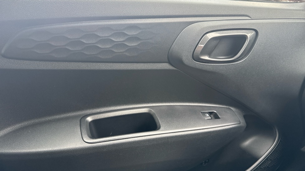 Hyundai i10 1.0 [63] Advance 5dr Auto [Nav] Petrol Hatchback - Image 23