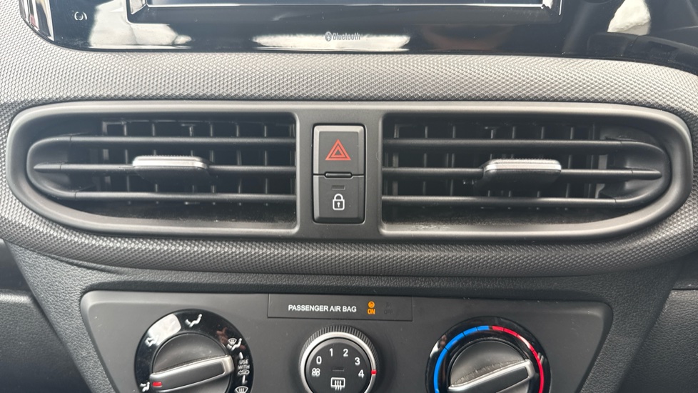 Hyundai i10 1.0 [63] Advance 5dr Auto [Nav] Petrol Hatchback - Image 24