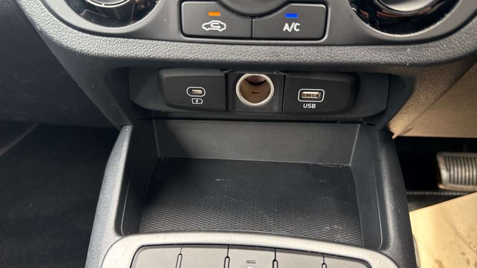 Hyundai i10 1.0 [63] Advance 5dr Auto [Nav] Petrol Hatchback - Image 26
