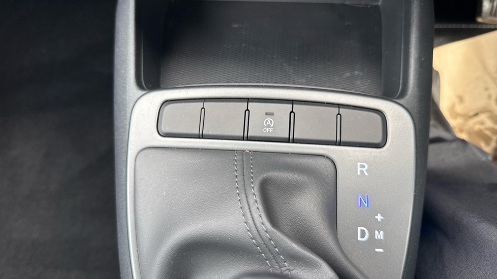 Hyundai i10 1.0 [63] Advance 5dr Auto [Nav] Petrol Hatchback - Image 27