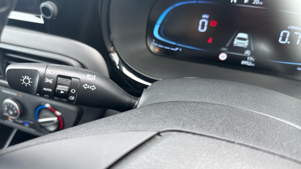 Hyundai i10 1.0 [63] Advance 5dr Auto [Nav] Petrol Hatchback - Image 34