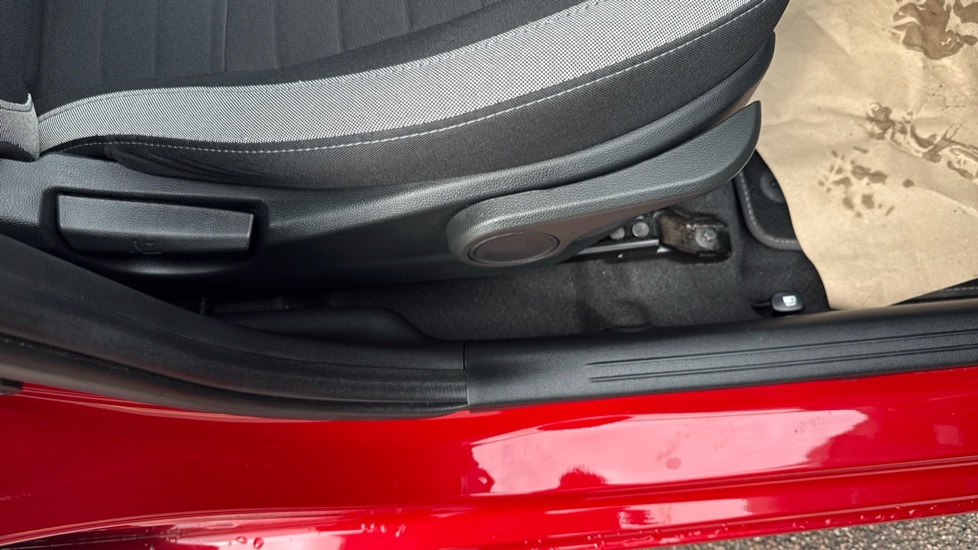 Hyundai i10 1.0 [63] Advance 5dr Auto [Nav] Petrol Hatchback - Image 38