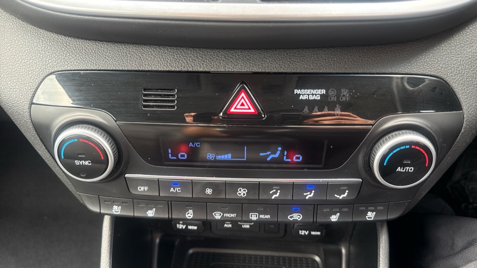 Hyundai TUCSON 1.6 TGDi 177 Premium SE 5dr 2WD DCT Petrol Estate - Image 24