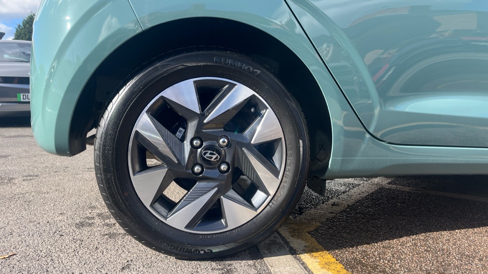 Hyundai i10 1.0 Advance 5dr Petrol Hatchback - Image 7