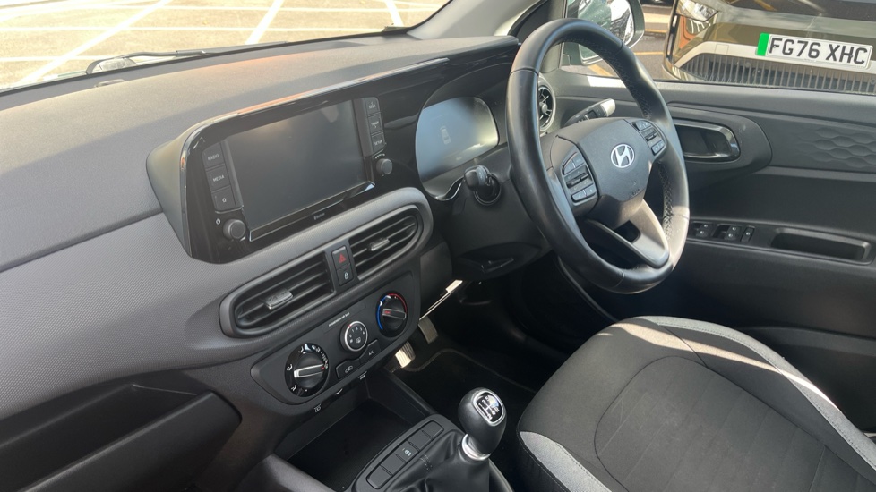 Hyundai i10 1.0 Advance 5dr Petrol Hatchback - Image 9