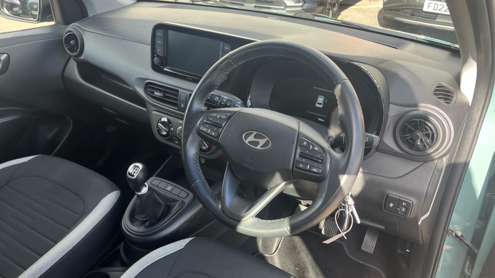 Hyundai i10 1.0 Advance 5dr Petrol Hatchback - Image 11