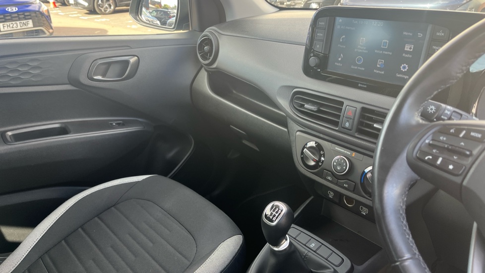Hyundai i10 1.0 Advance 5dr Petrol Hatchback - Image 14