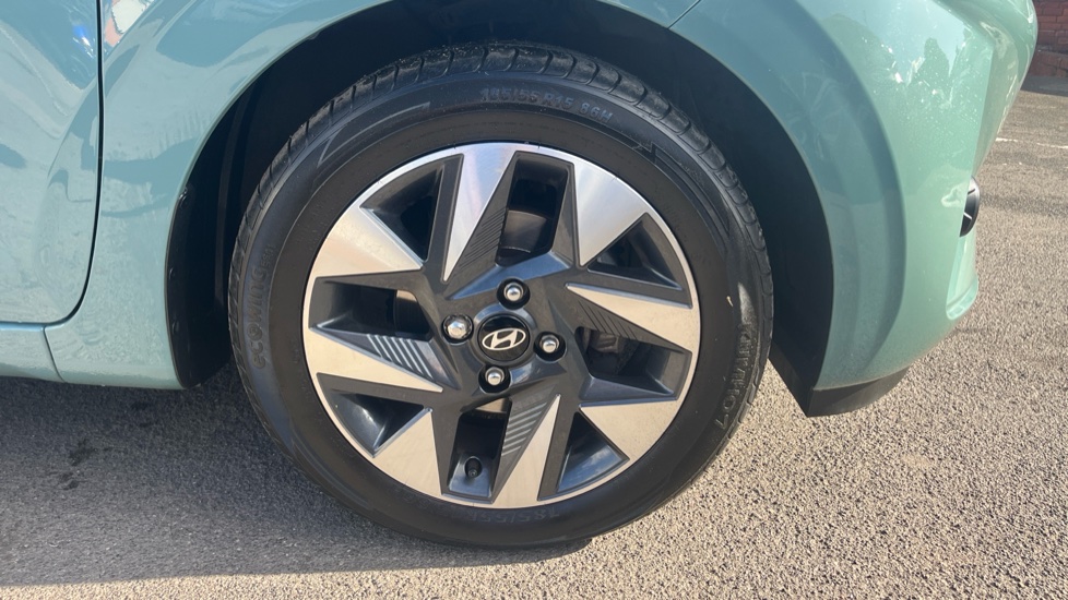 Hyundai i10 1.0 Advance 5dr Petrol Hatchback - Image 21