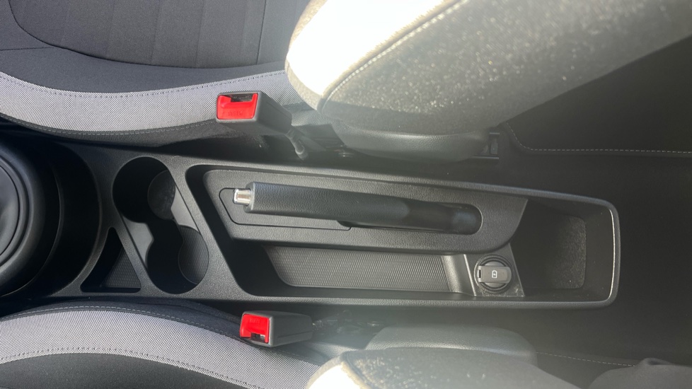Hyundai i10 1.0 Advance 5dr Petrol Hatchback - Image 29