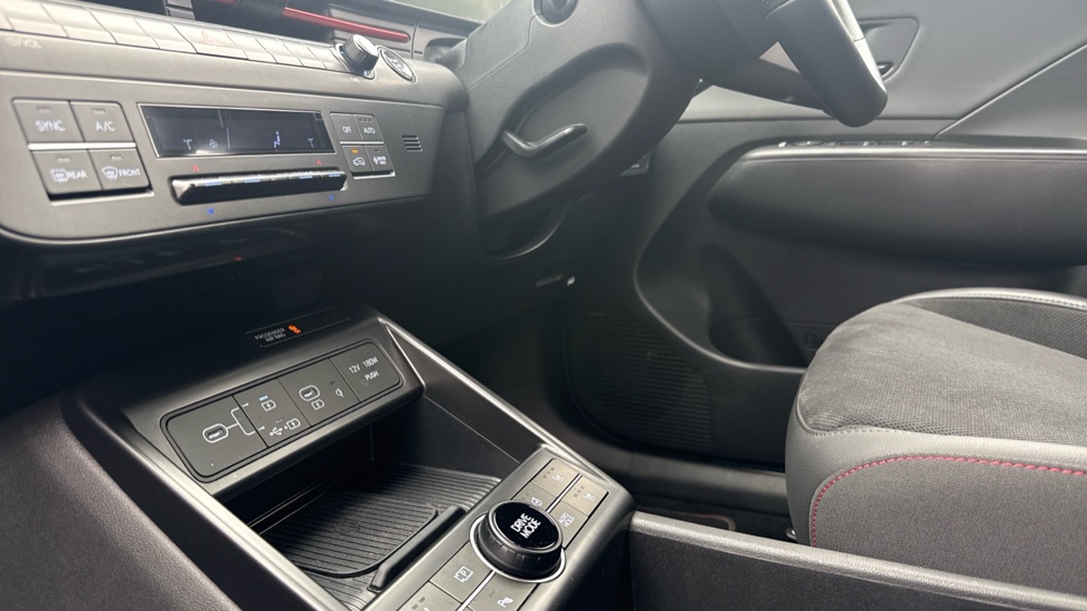 Hyundai KONA 1.6 GDi Hybrid N Line S 5dr DCT Hybrid Hatchback - Image 13