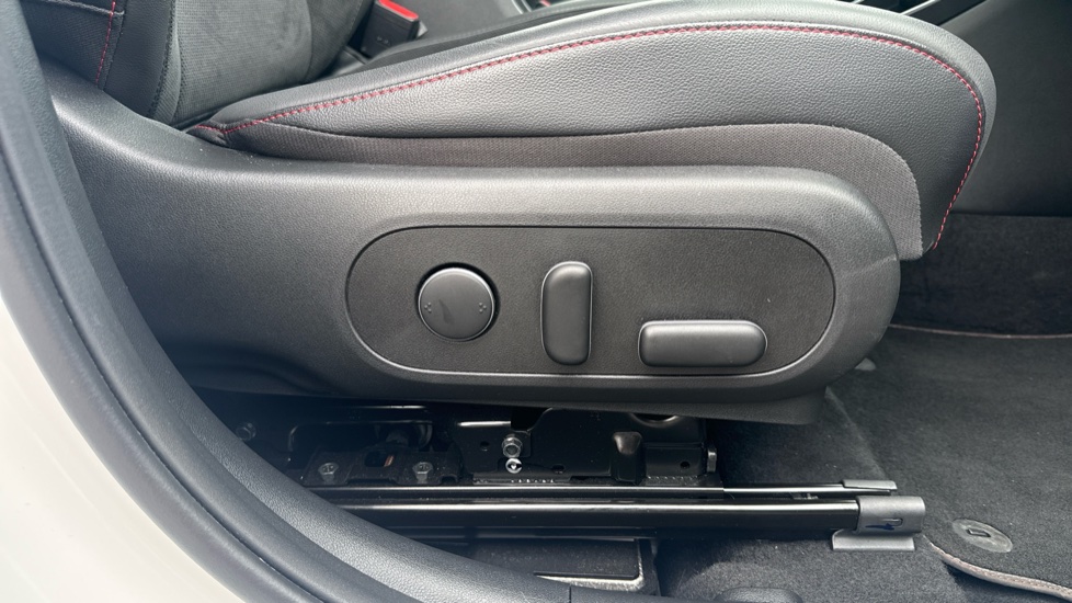 Hyundai KONA 1.6 GDi Hybrid N Line S 5dr DCT Hybrid Hatchback - Image 42