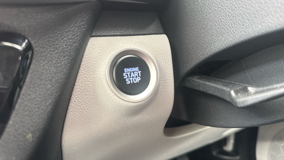 Hyundai i10 1.0 [63] Premium 5dr Auto [Nav] Petrol Hatchback - Image 29