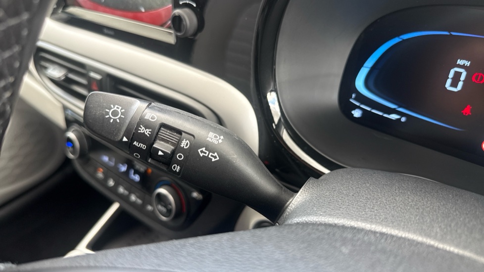 Hyundai i10 1.0 [63] Premium 5dr Auto [Nav] Petrol Hatchback - Image 36