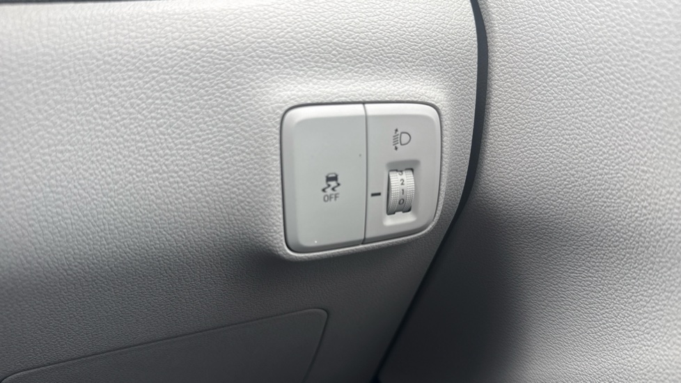 Hyundai i10 1.0 [63] Premium 5dr Auto [Nav] Petrol Hatchback - Image 38