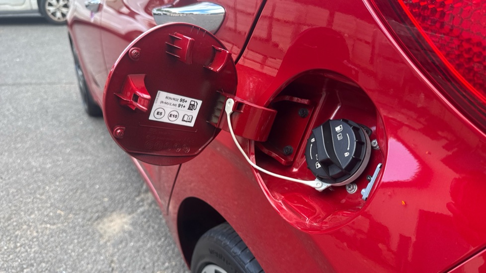 Hyundai i10 1.0 [63] Premium 5dr Auto [Nav] Petrol Hatchback - Image 42