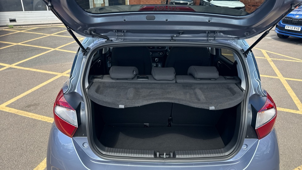 Hyundai i10 1.0 [63] Premium 5dr Auto [Nav] Petrol Hatchback - Image 4