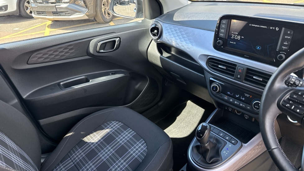 Hyundai i10 1.0 [63] Premium 5dr Auto [Nav] Petrol Hatchback - Image 14