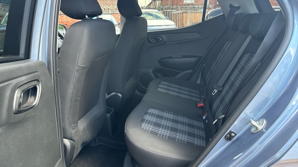 Hyundai i10 1.0 [63] Premium 5dr Auto [Nav] Petrol Hatchback - Image 16