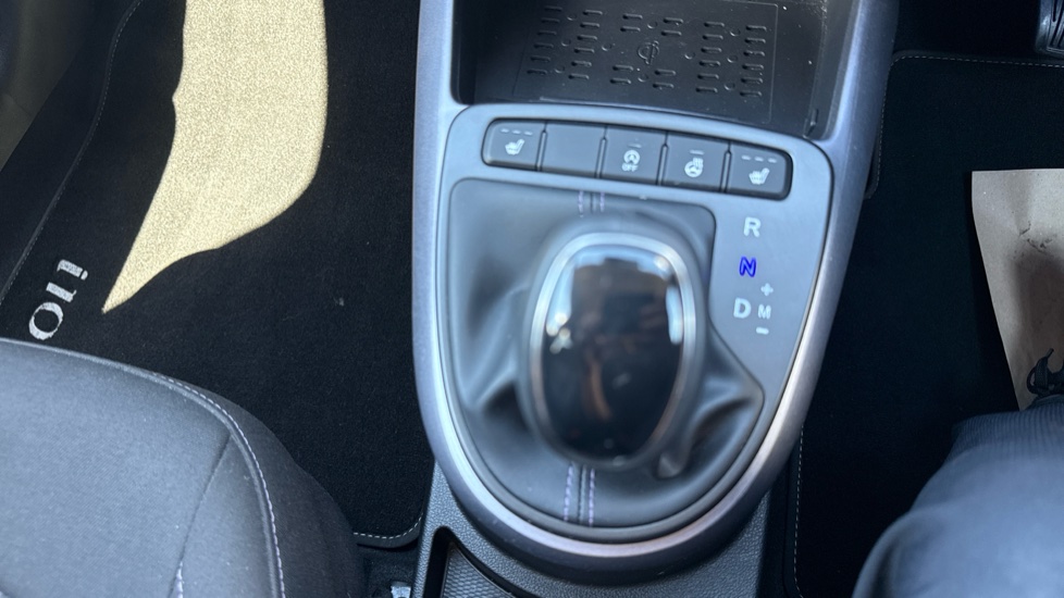 Hyundai i10 1.0 [63] Premium 5dr Auto [Nav] Petrol Hatchback - Image 30