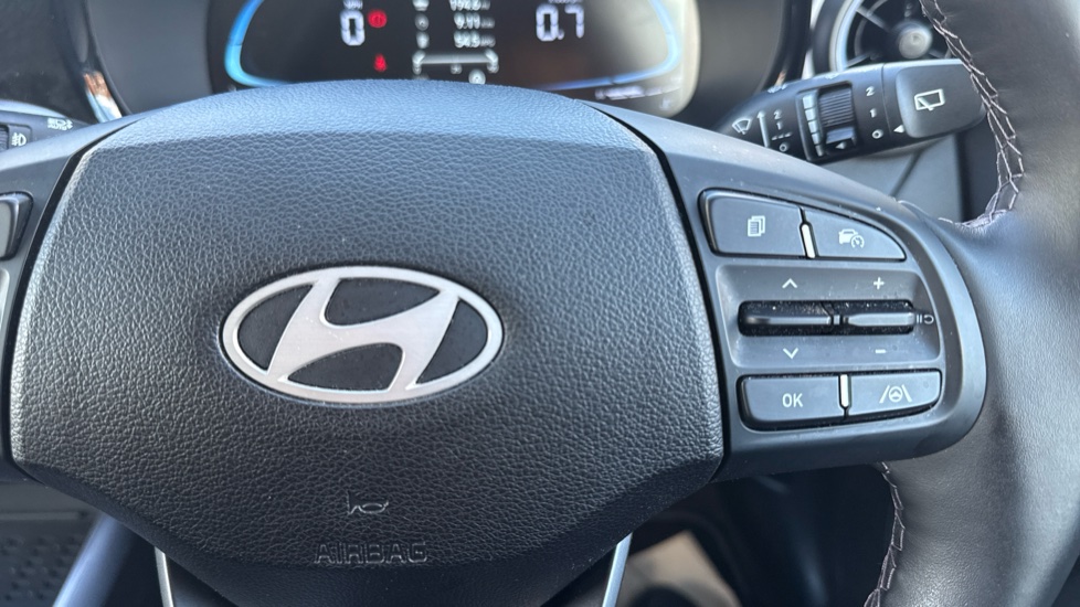 Hyundai i10 1.0 [63] Premium 5dr Auto [Nav] Petrol Hatchback - Image 33