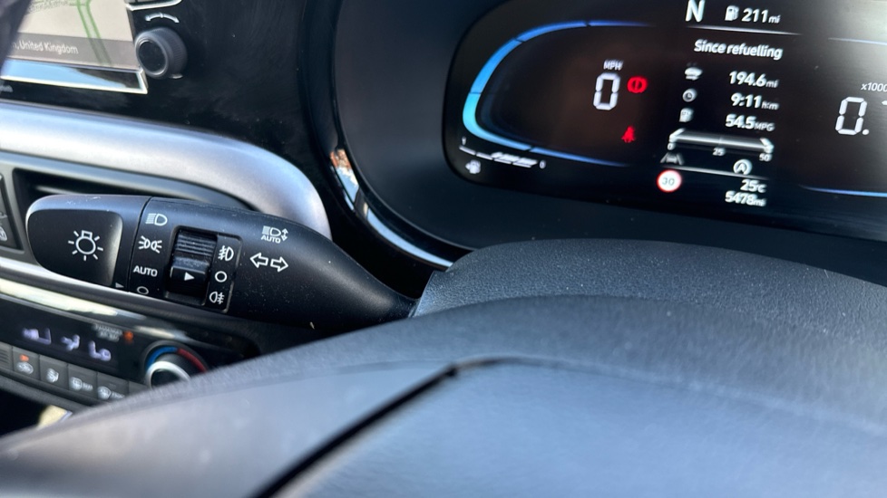 Hyundai i10 1.0 [63] Premium 5dr Auto [Nav] Petrol Hatchback - Image 35