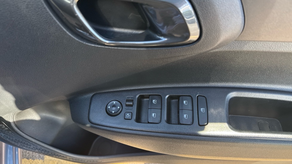 Hyundai i10 1.0 [63] Premium 5dr Auto [Nav] Petrol Hatchback - Image 38