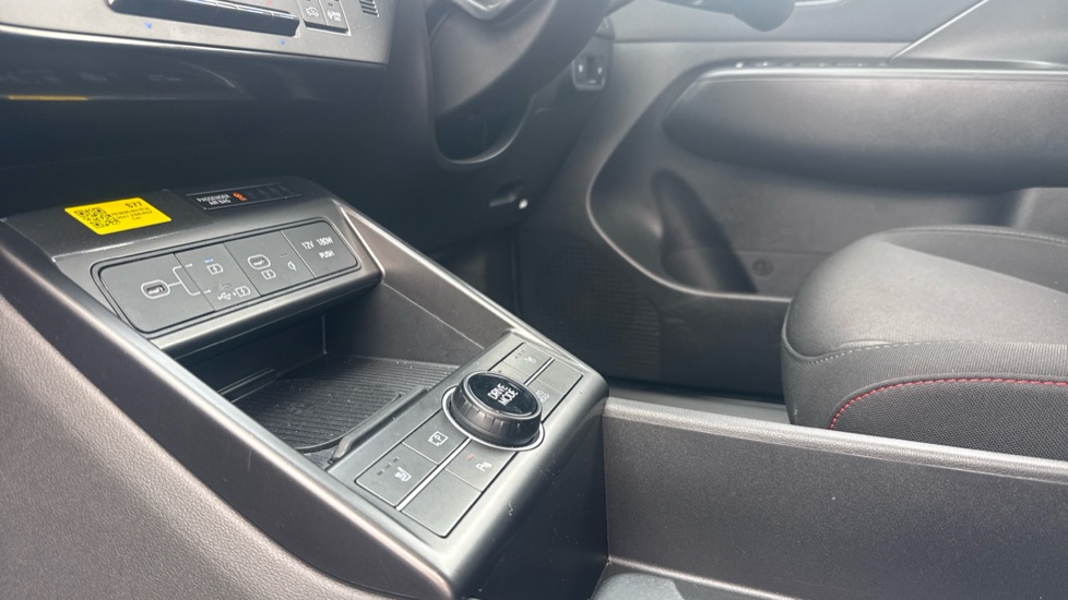 Hyundai KONA 1.6 Hybrid 138 N Line 5dr DCT Hybrid Hatchback - Image 13