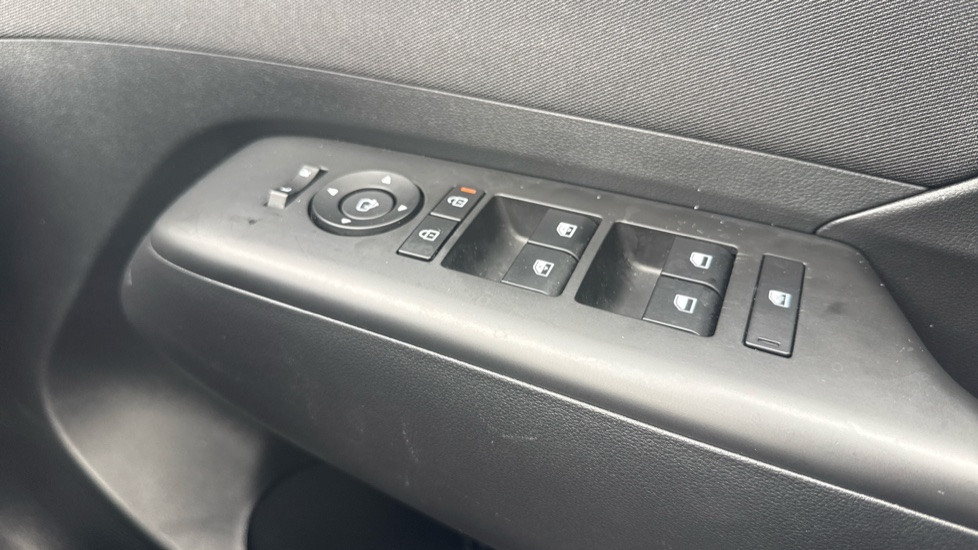 Hyundai KONA 1.6 Hybrid 138 N Line 5dr DCT Hybrid Hatchback - Image 37