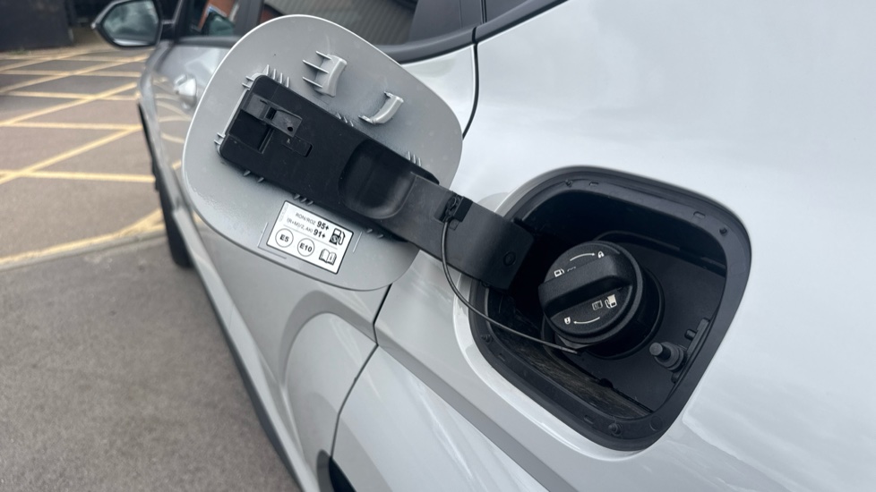 Hyundai KONA 1.6 Hybrid 138 N Line 5dr DCT Hybrid Hatchback - Image 44